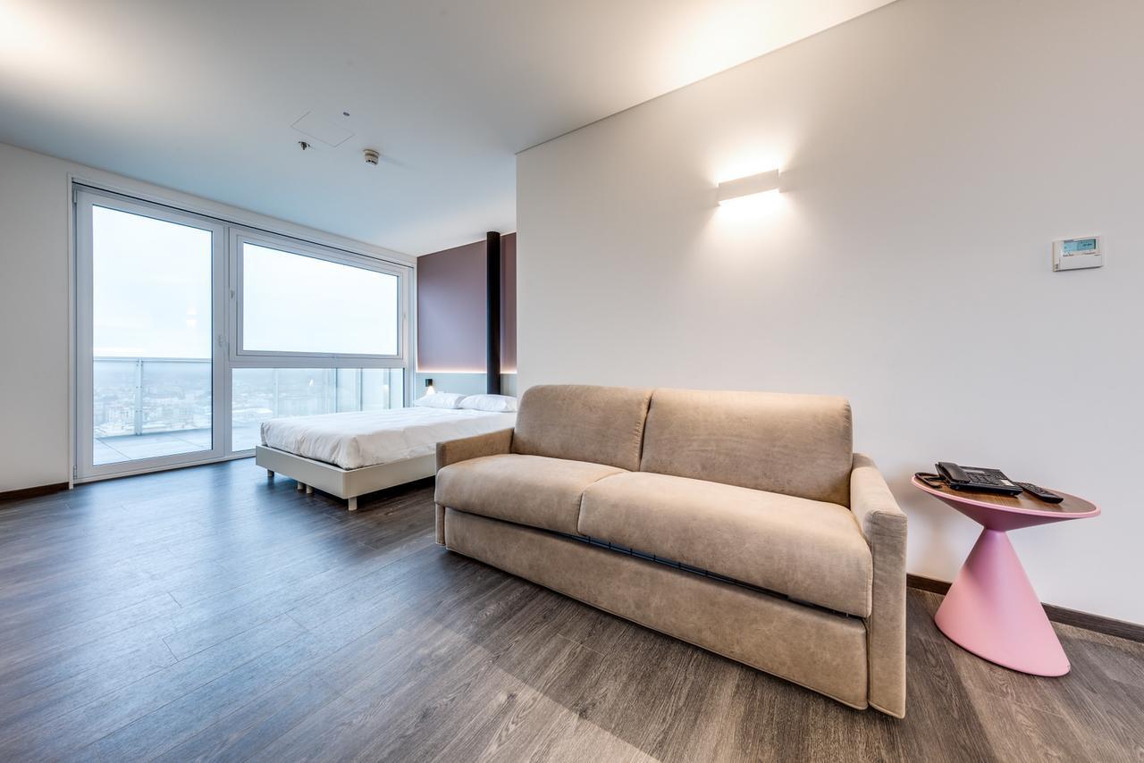 Sky Tower Suite Местре Екстериор снимка
