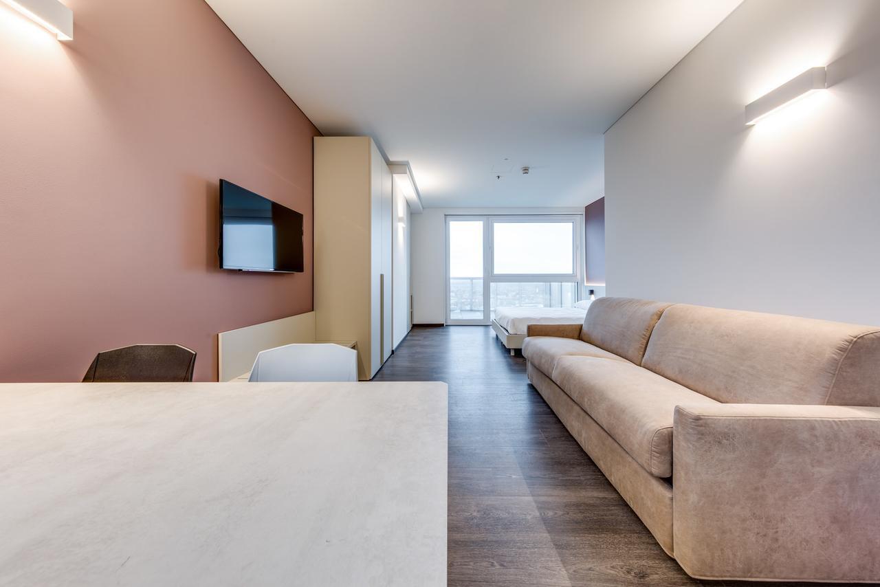 Sky Tower Suite Местре Екстериор снимка