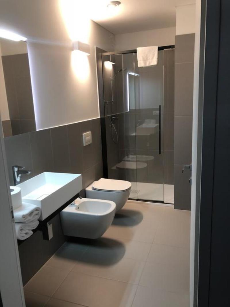 Sky Tower Suite Местре Екстериор снимка