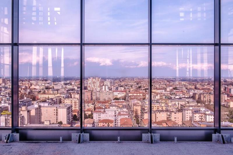 Sky Tower Suite Местре Екстериор снимка