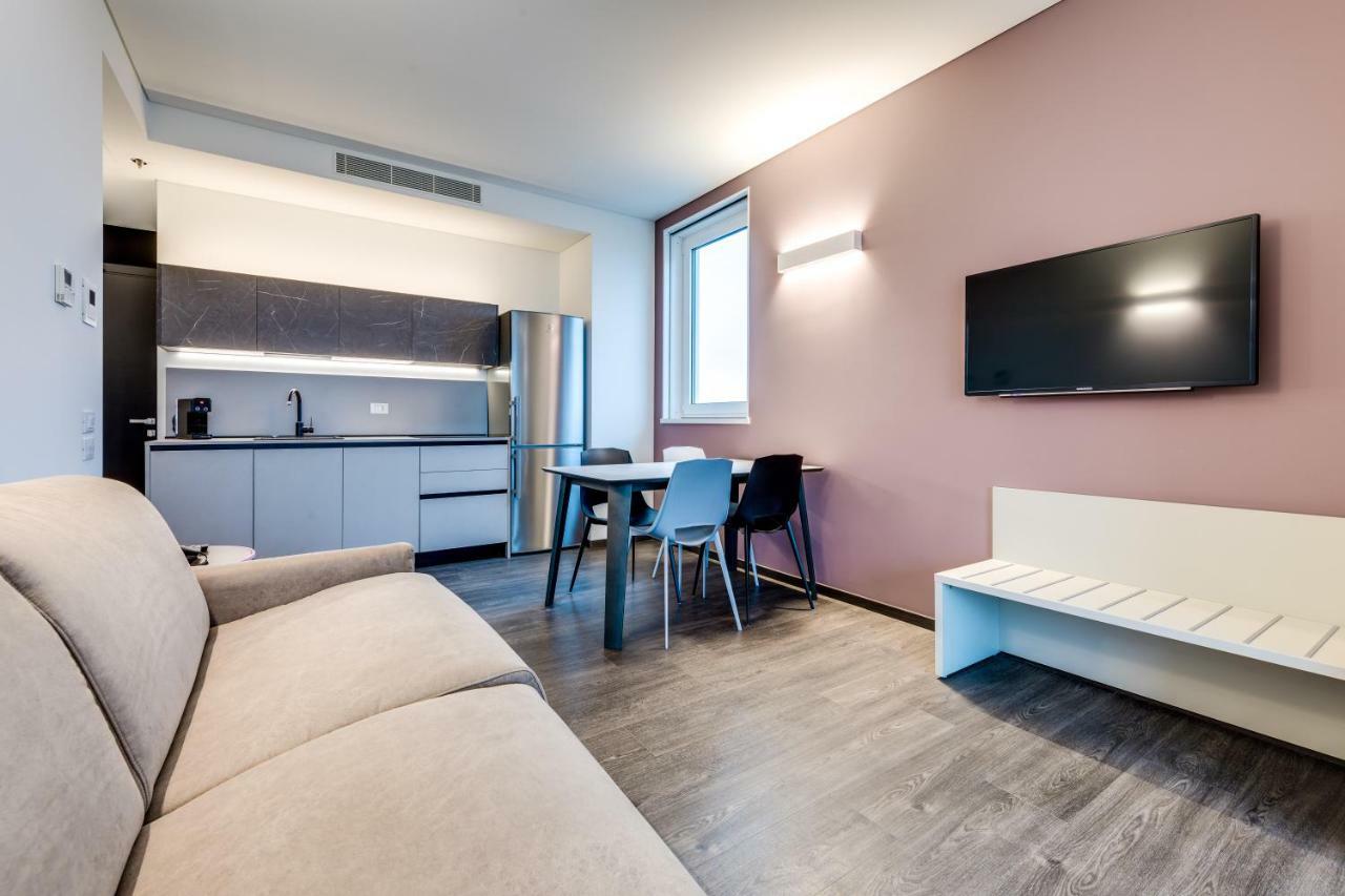 Sky Tower Suite Местре Екстериор снимка