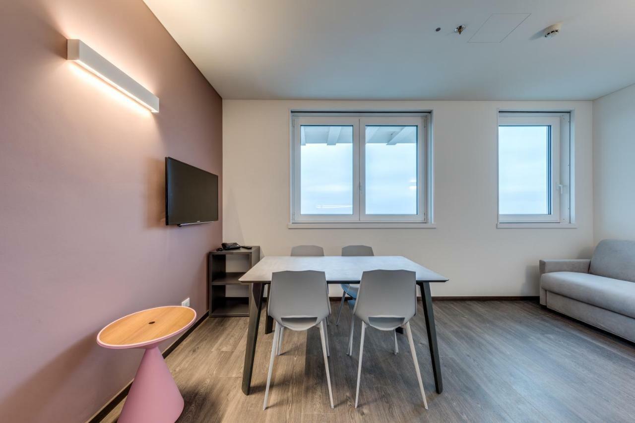 Sky Tower Suite Местре Екстериор снимка