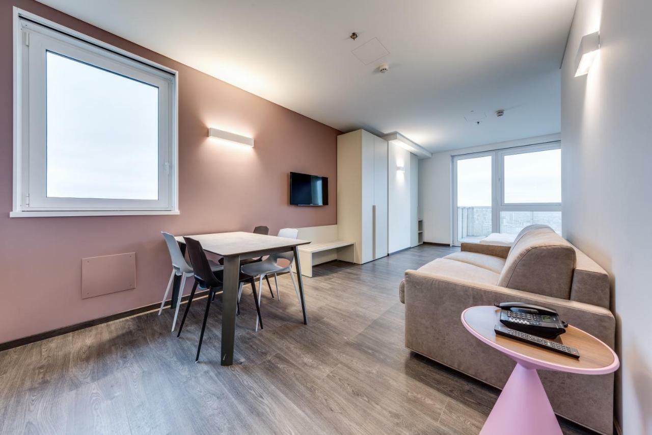 Sky Tower Suite Местре Екстериор снимка