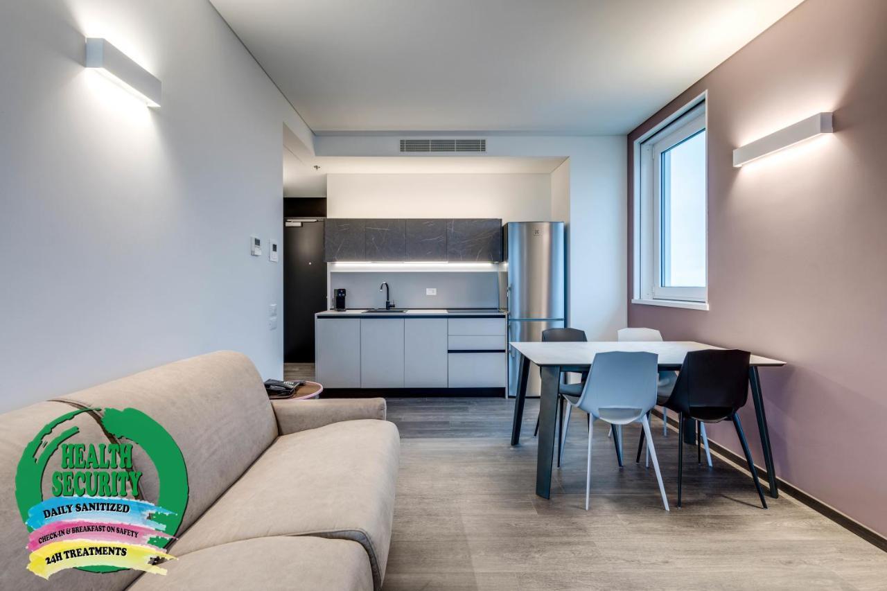 Sky Tower Suite Местре Екстериор снимка