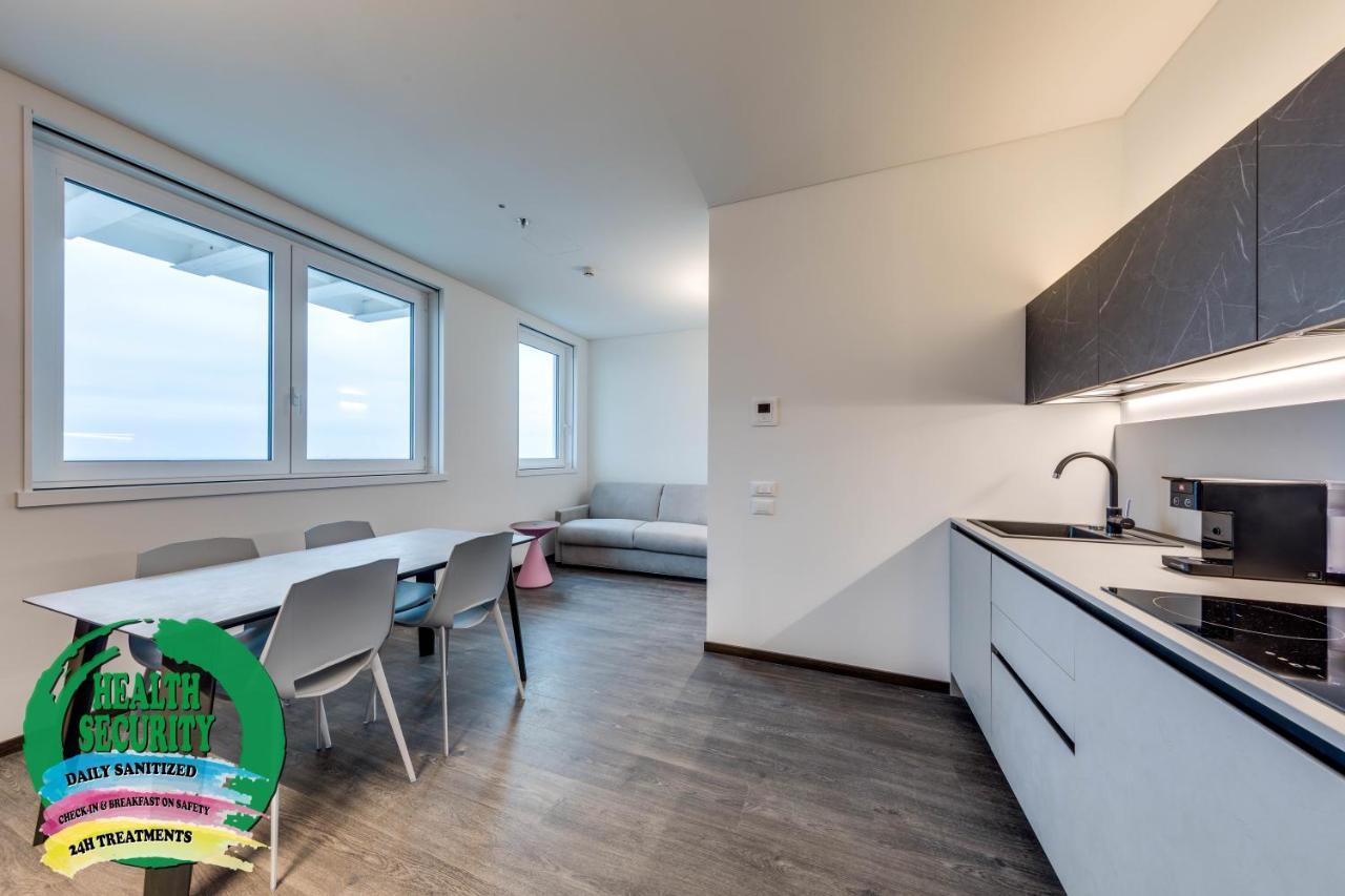Sky Tower Suite Местре Екстериор снимка